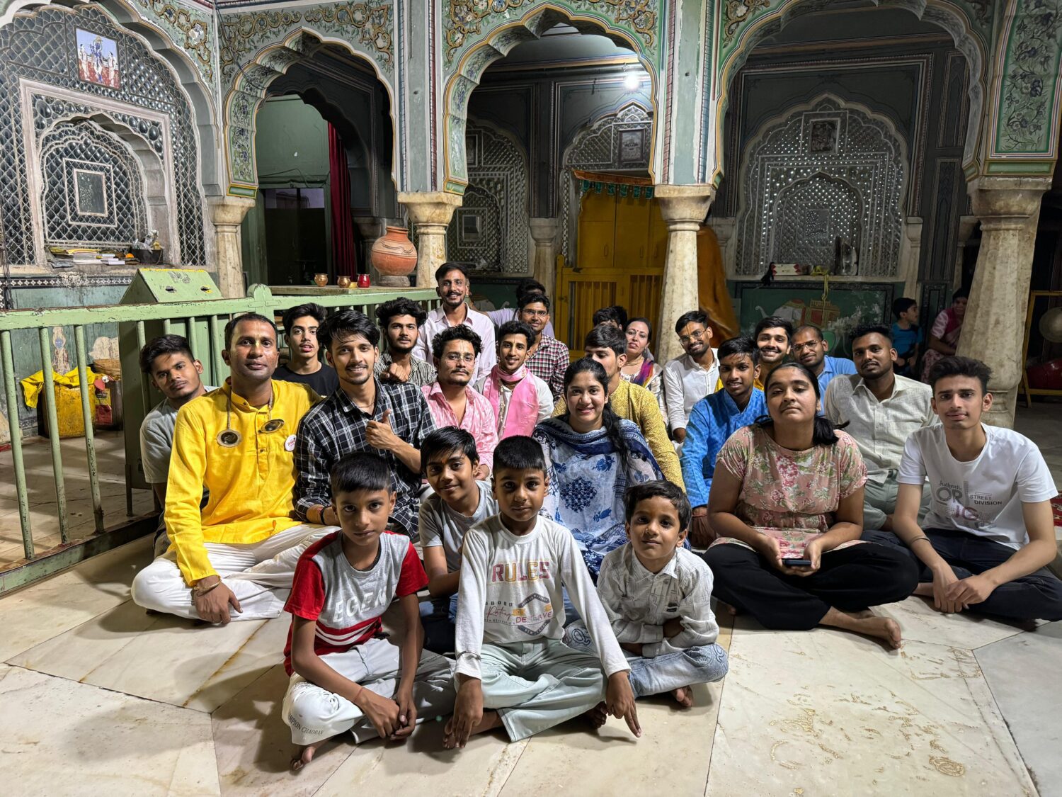 "Govind Ke Deewane" Gather for Grand Kirtan at Bhagwan Radha Damodar Temple, Jaipur